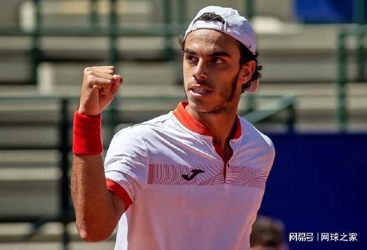 使他不仅是 使他不仅是