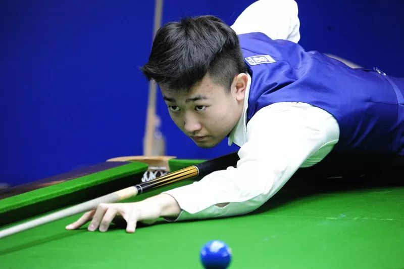 更为年轻球 更为年轻球