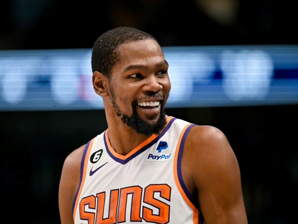 球迷们也在 球迷们也在