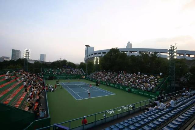 头球摆渡 头球摆渡